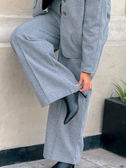 STRUCTURED WIDE LEG TROUSERS in gray